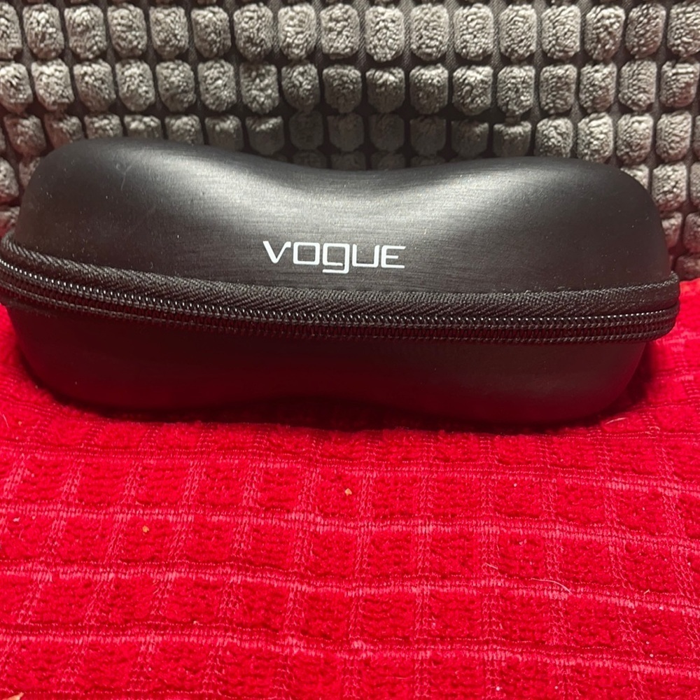 VOGUE Case only ZZ11